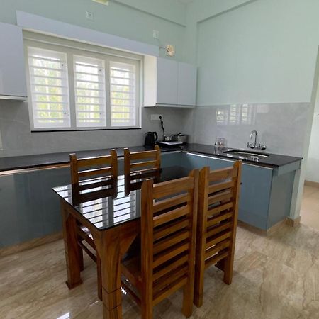 The Karlyle Homestay Vaduvanchal Экстерьер фото