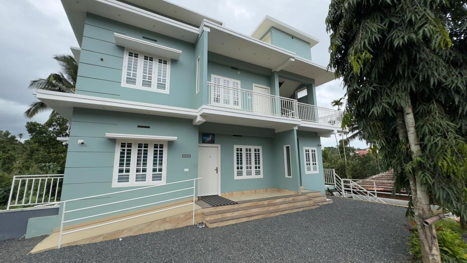 The Karlyle Homestay Vaduvanchal Экстерьер фото
